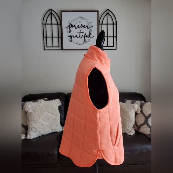 Lou & Grey Signature Soft Coral Pink Quilted Vest Size M Boho Chic Classic - Picture 4 of 12